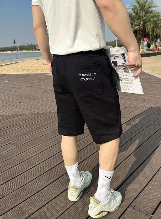 moncl*r 숏 팬츠
