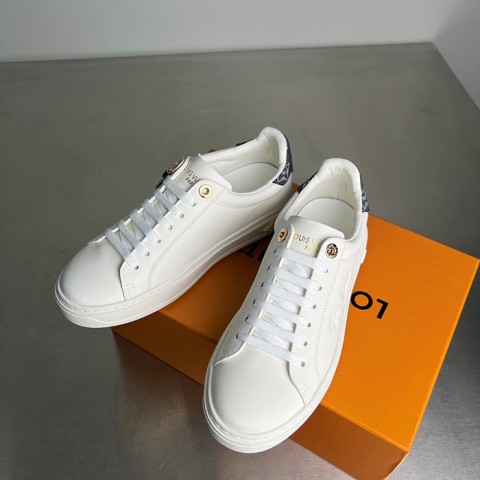 lv 타임아웃 스니커즈