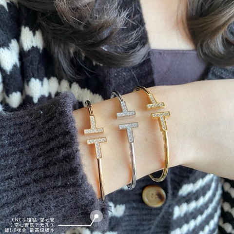 tiff*ny T 와이어 브레이슬릿