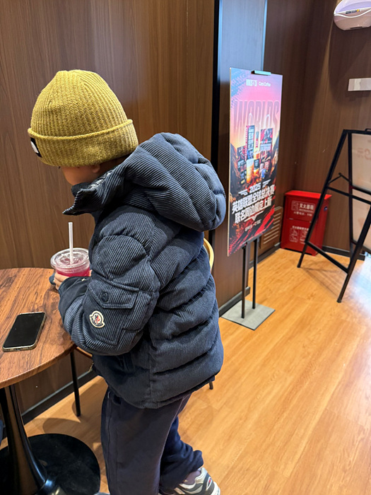 moncl*r 코듀로이 숏 다운 재킷